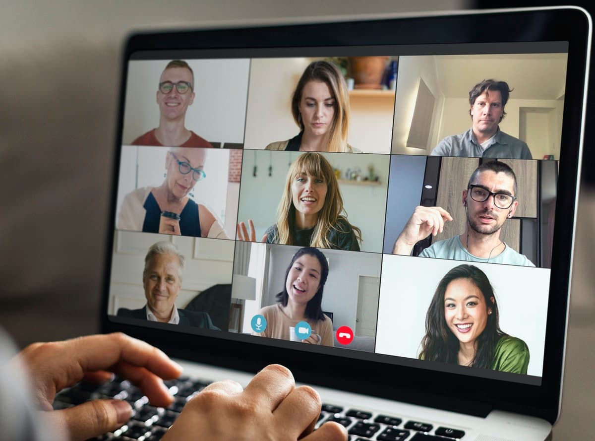 Onboarding new employees in a cohort
