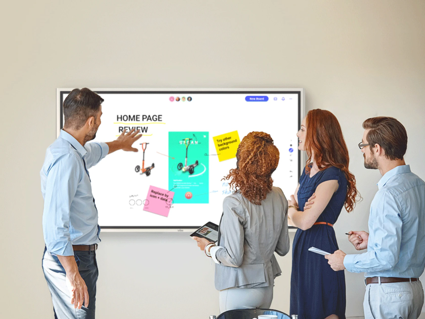 Business Woman Explain At The Huge Whiteboard Stock Photo, Picture